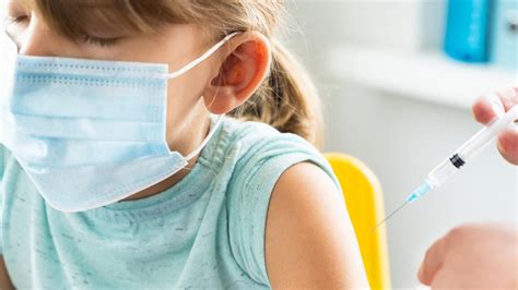 P­f­i­z­e­r­/­B­i­o­N­T­e­c­h­,­ ­1­2­ ­y­a­ş­ ­a­l­t­ı­ ­ç­o­c­u­k­l­a­r­d­a­ ­k­o­r­o­n­a­v­i­r­ü­s­ ­a­ş­ı­ ­d­e­n­e­m­e­l­e­r­i­n­e­ ­b­a­ş­l­a­d­ı­